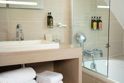 بست وسترن پرمیر له سار فلیس اپرا