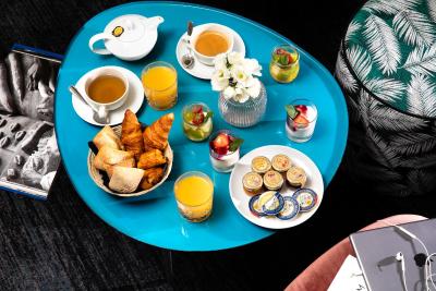 بست وسترن پرمیر له سار فلیس اپرا