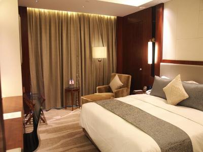 گراند سُلوکس زهنجیو