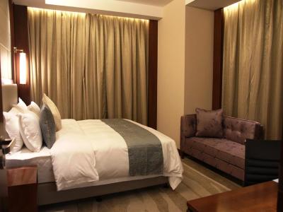 گراند سُلوکس زهنجیو