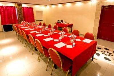 هیپوتل پاریس هیپدرم پارک فلورال