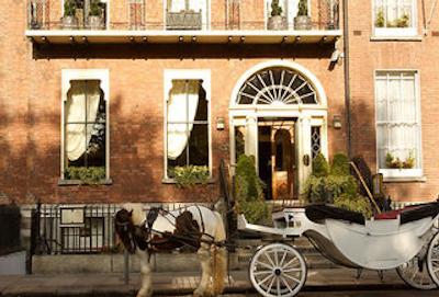 د کلیف تونهوس