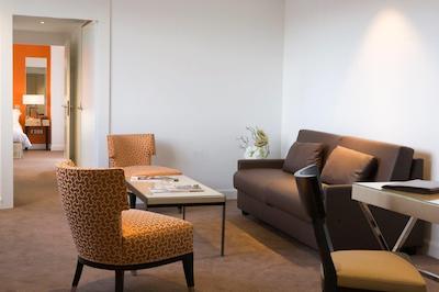 هتل د کاستیگلیون پاریس