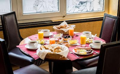 هتل د کاستیگلیون پاریس