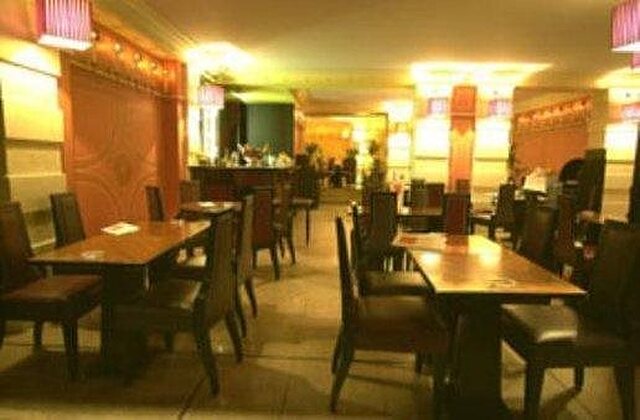 هتل د کاستیگلیون پاریس