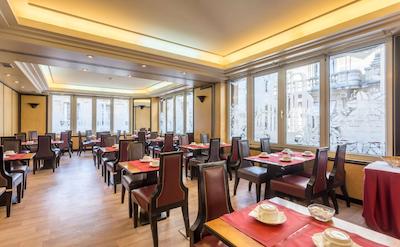 هتل د کاستیگلیون پاریس