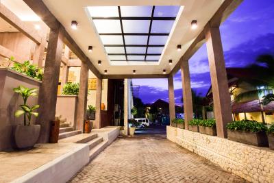 پلاگو هلید هتل