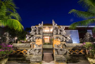 پلاگو هلید هتل