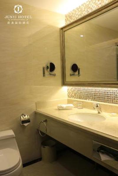 شنزهن لنگانگ جون یی هتل