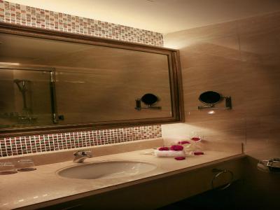 شنزهن لنگانگ جون یی هتل