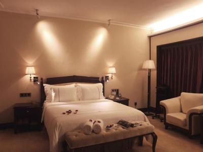 شنزهن لنگانگ جون یی هتل