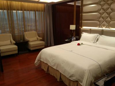 شنزهن لنگانگ جون یی هتل