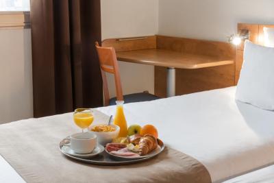 هتل د اوریجینالز پاریس است روسنی