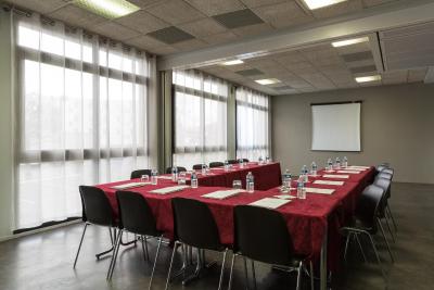 هتل د اوریجینالز پاریس است روسنی