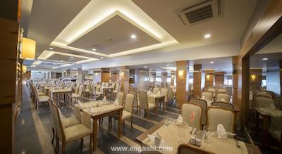 لارا فامیلی کلاب