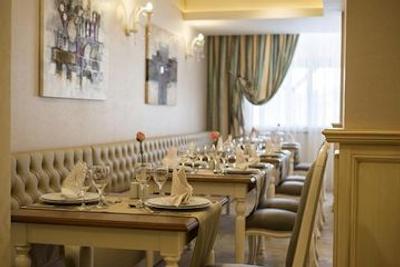 لارا فامیلی کلاب