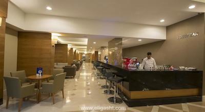 لارا فامیلی کلاب