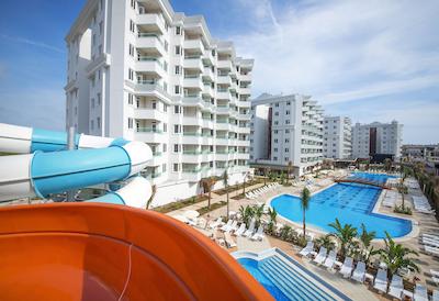 لارا فامیلی کلاب