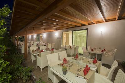 لارا فامیلی کلاب