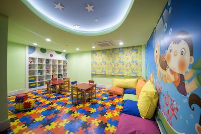 لارا فامیلی کلاب