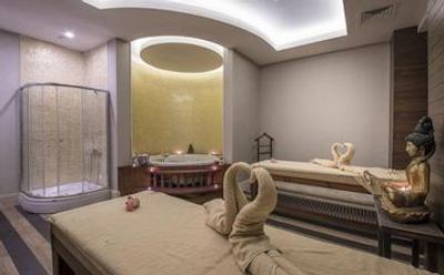 لارا فامیلی کلاب