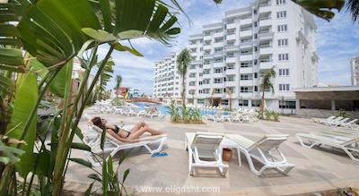 لارا فامیلی کلاب