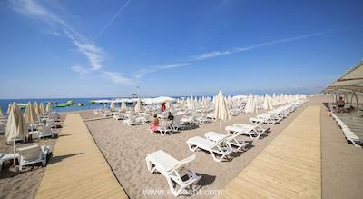 لارا فامیلی کلاب