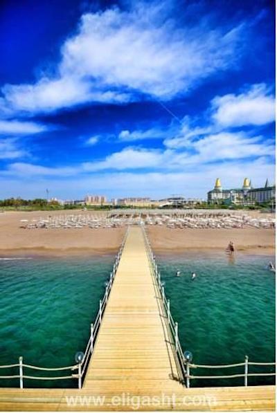 لارا فامیلی کلاب