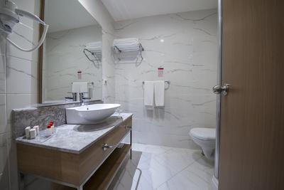 لارا فامیلی کلاب