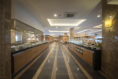 لارا فامیلی کلاب