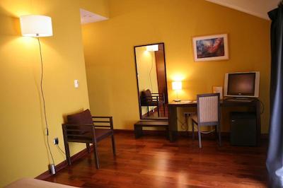 بازا منومنتال