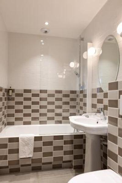 هتل دس 3 پوسینز