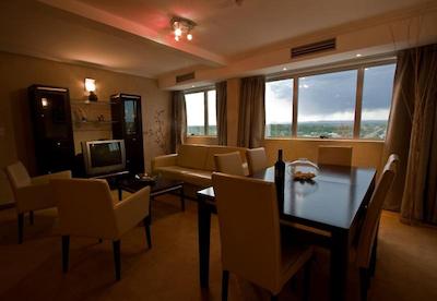 هتل تور این اند سویتز