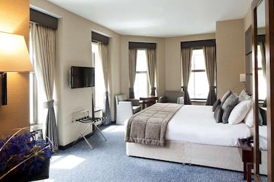 لئوناردو رویال هتل لندن استی پاول