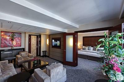 لئوناردو رویال هتل لندن استی پاول