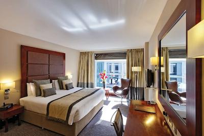 لئوناردو رویال هتل لندن استی پاول