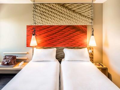 ایبیز لندن دکلاندز کاناری وارف هتل