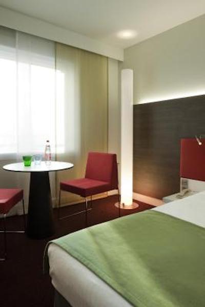 مرکور پاریس لا دفنس گرند آرک