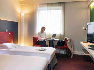 مرکور پاریس لا دفنس گرند آرک