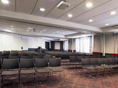 مرکور پاریس لا دفنس گرند آرک