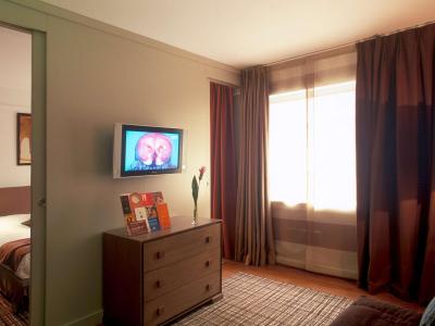 مرکور پاریس لا دفنس گرند آرک