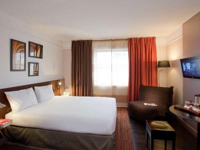 مرکور پاریس لا دفنس گرند آرک