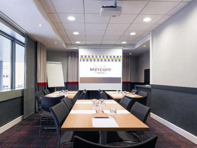 مرکور پاریس لا دفنس گرند آرک