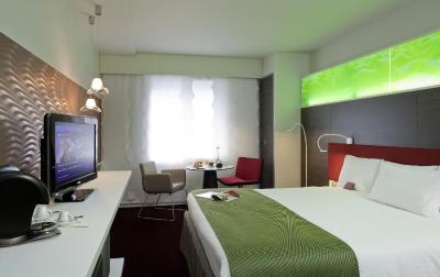 مرکور پاریس لا دفنس گرند آرک