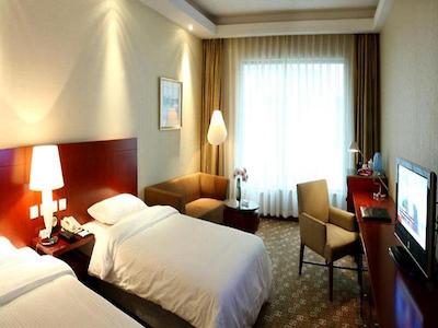 دیز این بیزنس پلیس یینفنگ