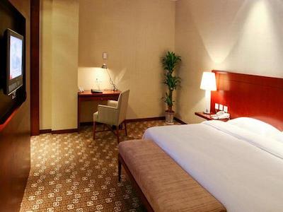 دیز این بیزنس پلیس یینفنگ