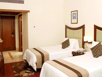 د میوز ساروار پورتیکو-نهرو پلاس