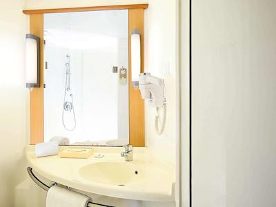 ایبیز گورگان گولف کورس راد هتل