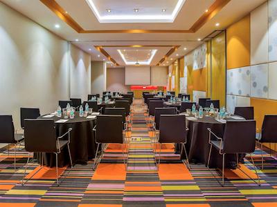 ایبیز گورگان گولف کورس راد هتل