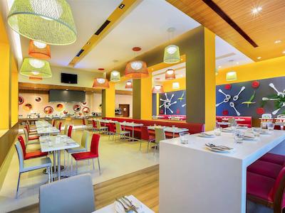 ایبیز گورگان گولف کورس راد هتل